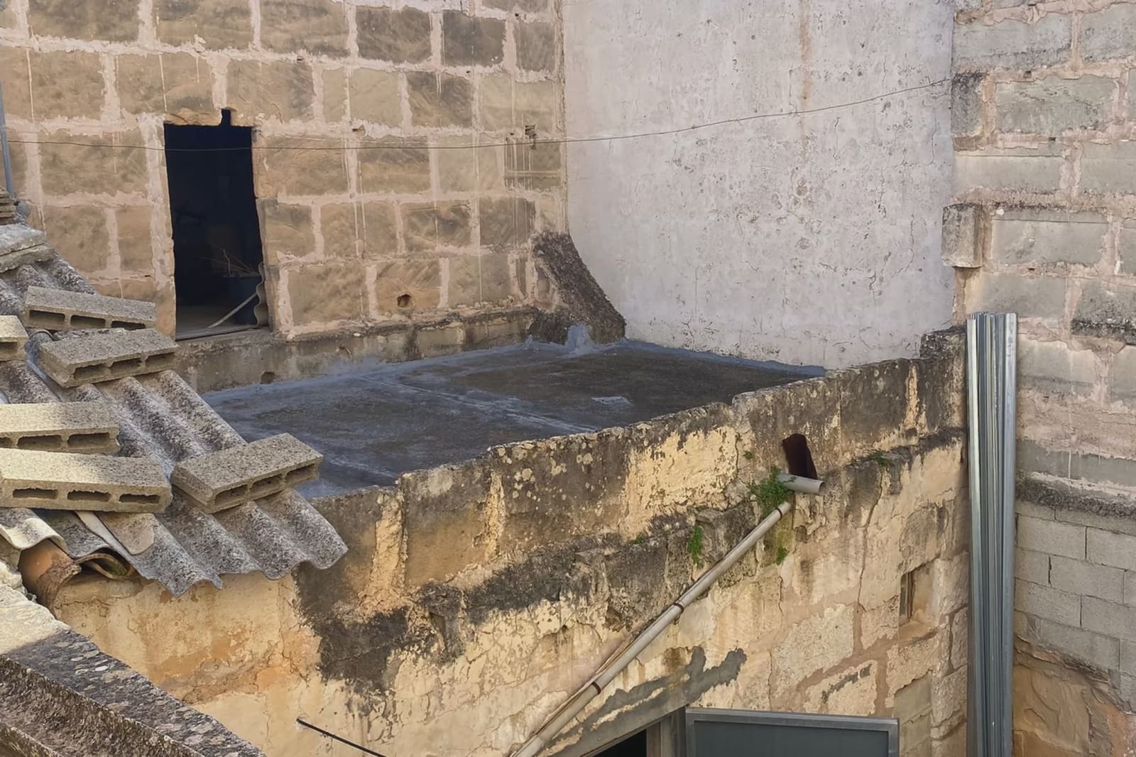 3 bedroom Townhouse for sale in Sant Llorenc des Cardassar - € 250,000 (Ref: 9635029)