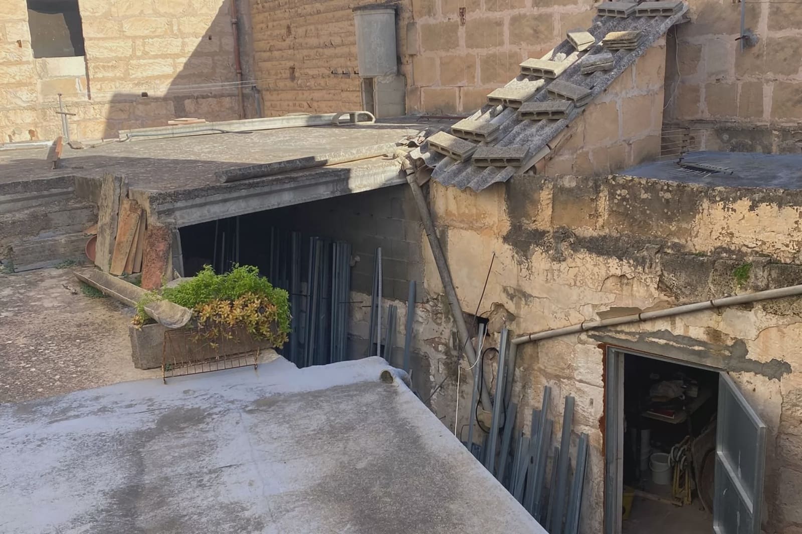 3 bedroom Townhouse for sale in Sant Llorenc des Cardassar - € 250,000 (Ref: 9635029)