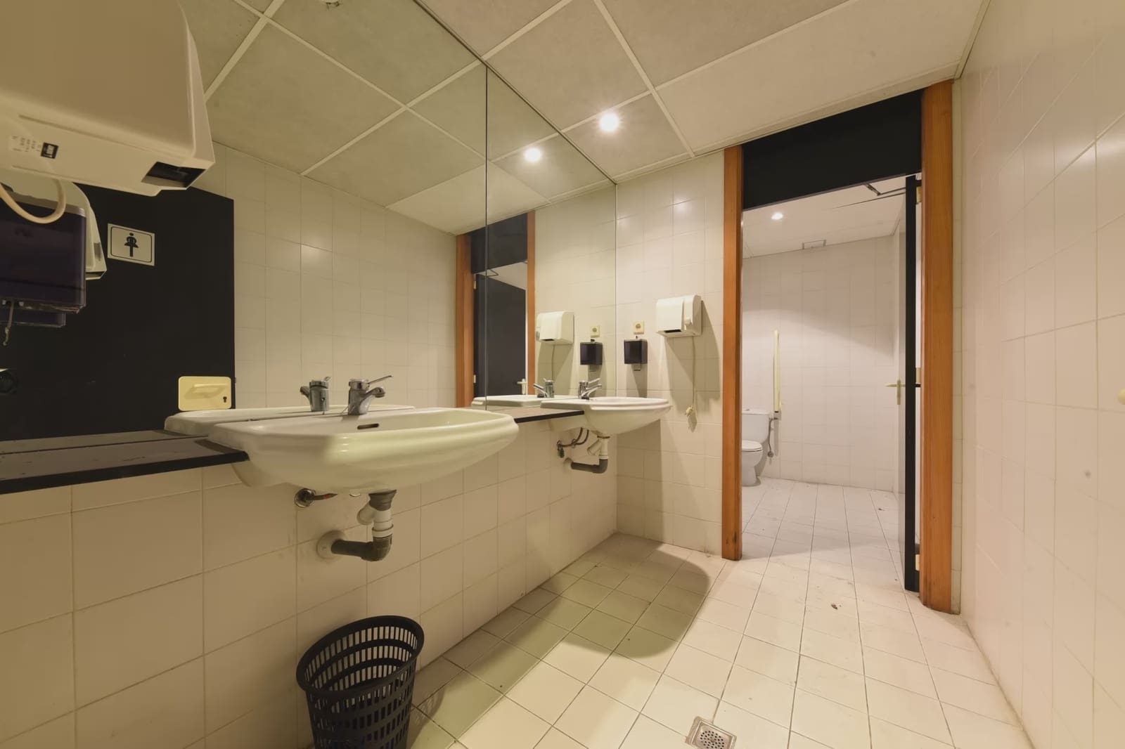 7 bedroom Commercial for sale in Manacor - € 717,410 (Ref: 9759608)