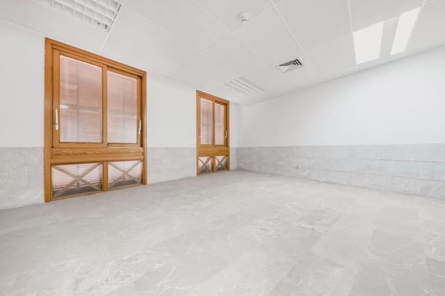 Gewerbe zu verkaufen in Llucmajor - 683.233 € (Ref: 9784271)