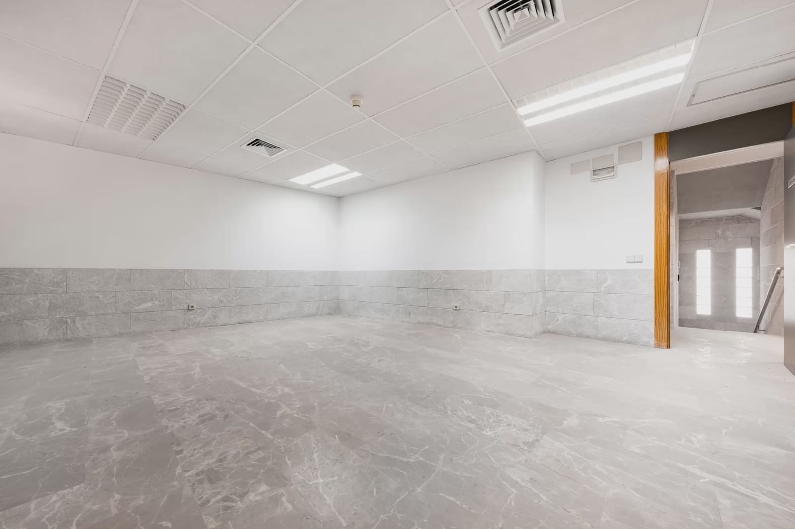 Commercial for sale in Llucmajor - € 683,233 (Ref: 9784271)