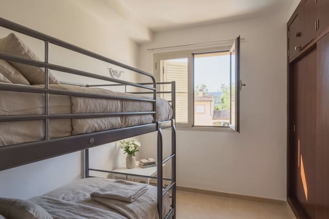 3 soveværelse Lejlighed til salg i Cala Ratjada, Capdepera med garage - € 350.000 (Ref: 9991815)