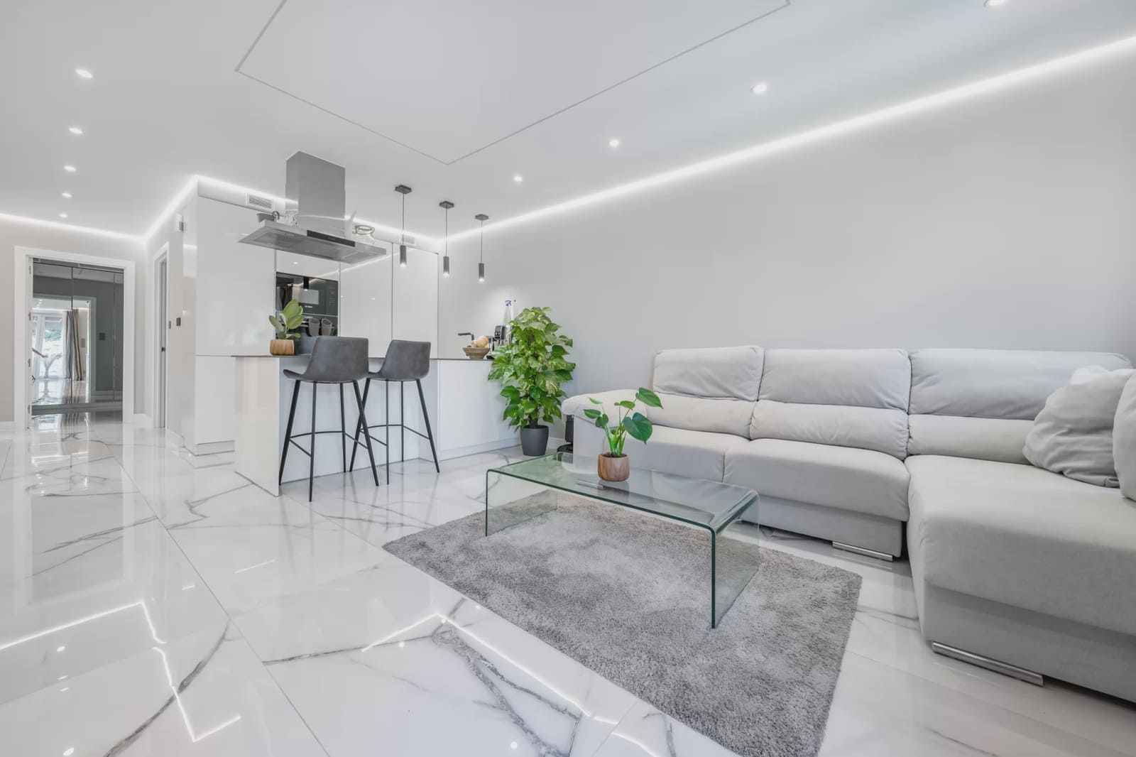 2 bedroom Apartment for sale in Calas de Mallorca - € 459,900 (Ref: 9993635)