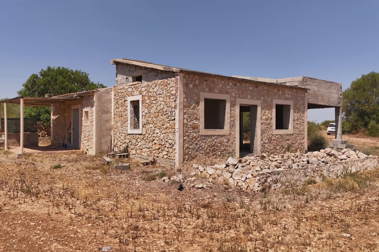 2 bedroom Finca/Country House for sale in Vilafranca de Bonany - € 220,000 (Ref: 9999022)