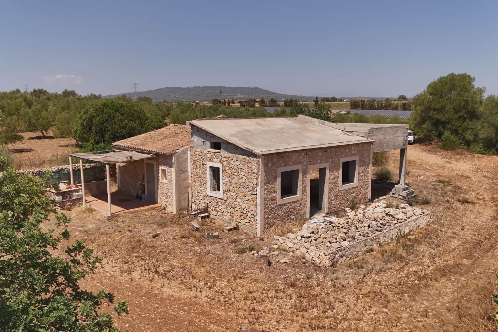 2 bedroom Finca/Country House for sale in Vilafranca de Bonany - € 220,000 (Ref: 9999022)