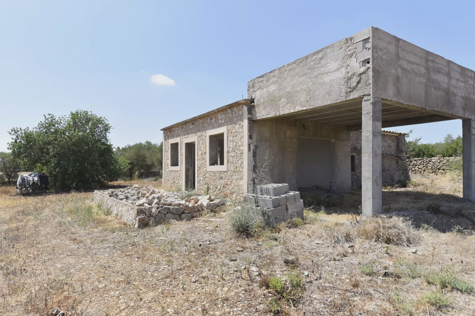 2 bedroom Finca/Country House for sale in Vilafranca de Bonany - € 220,000 (Ref: 9999022)