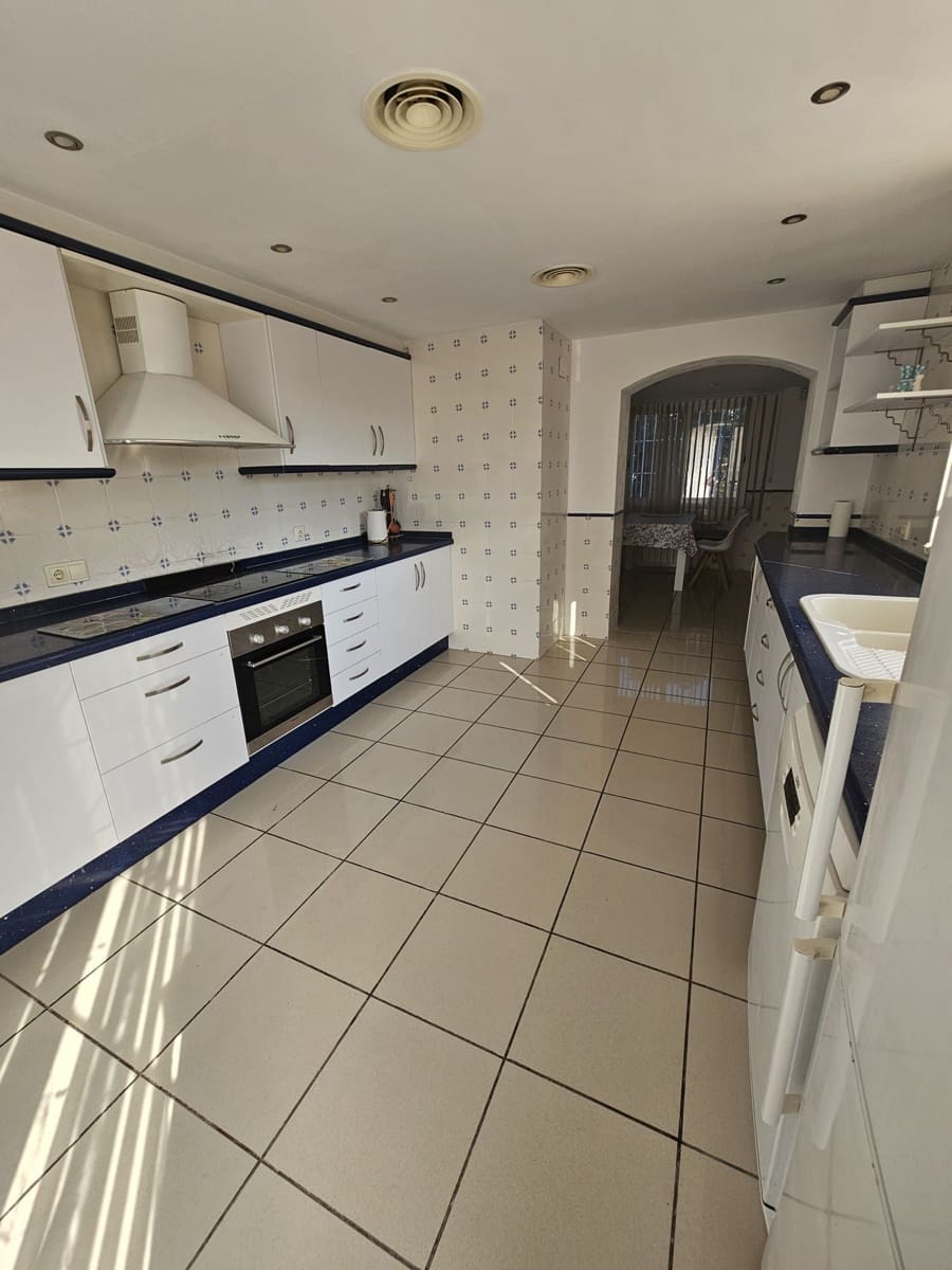 6 camera da letto Villa da affittare in La Nucia con piscina garage - 3.500 € (Rif: 10012824)