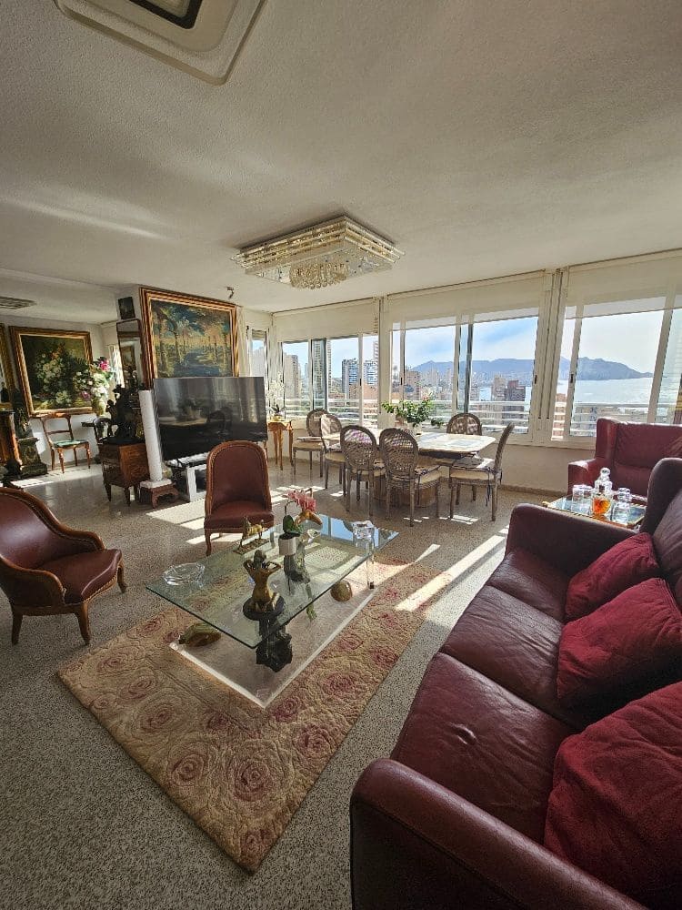 2 bedroom Flat for sale in Benidorm with pool garage - € 720,000 (Ref: 10036355)
