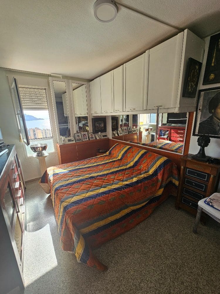 2 bedroom Flat for sale in Benidorm with pool garage - € 720,000 (Ref: 10036355)