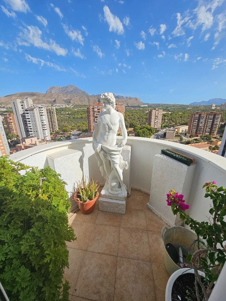2 bedroom Flat for sale in Benidorm with pool garage - € 720,000 (Ref: 10036355)