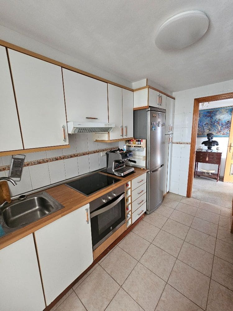 2 bedroom Flat for sale in Benidorm with pool garage - € 720,000 (Ref: 10036355)