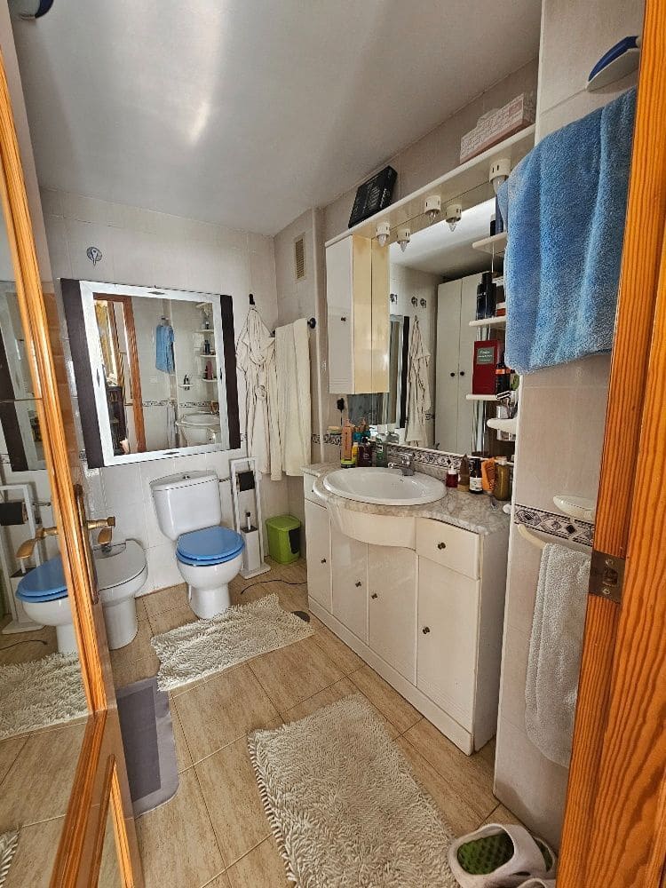 2 bedroom Flat for sale in Benidorm with pool garage - € 720,000 (Ref: 10036355)