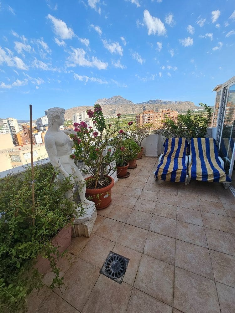 2 bedroom Flat for sale in Benidorm with pool garage - € 720,000 (Ref: 10036355)