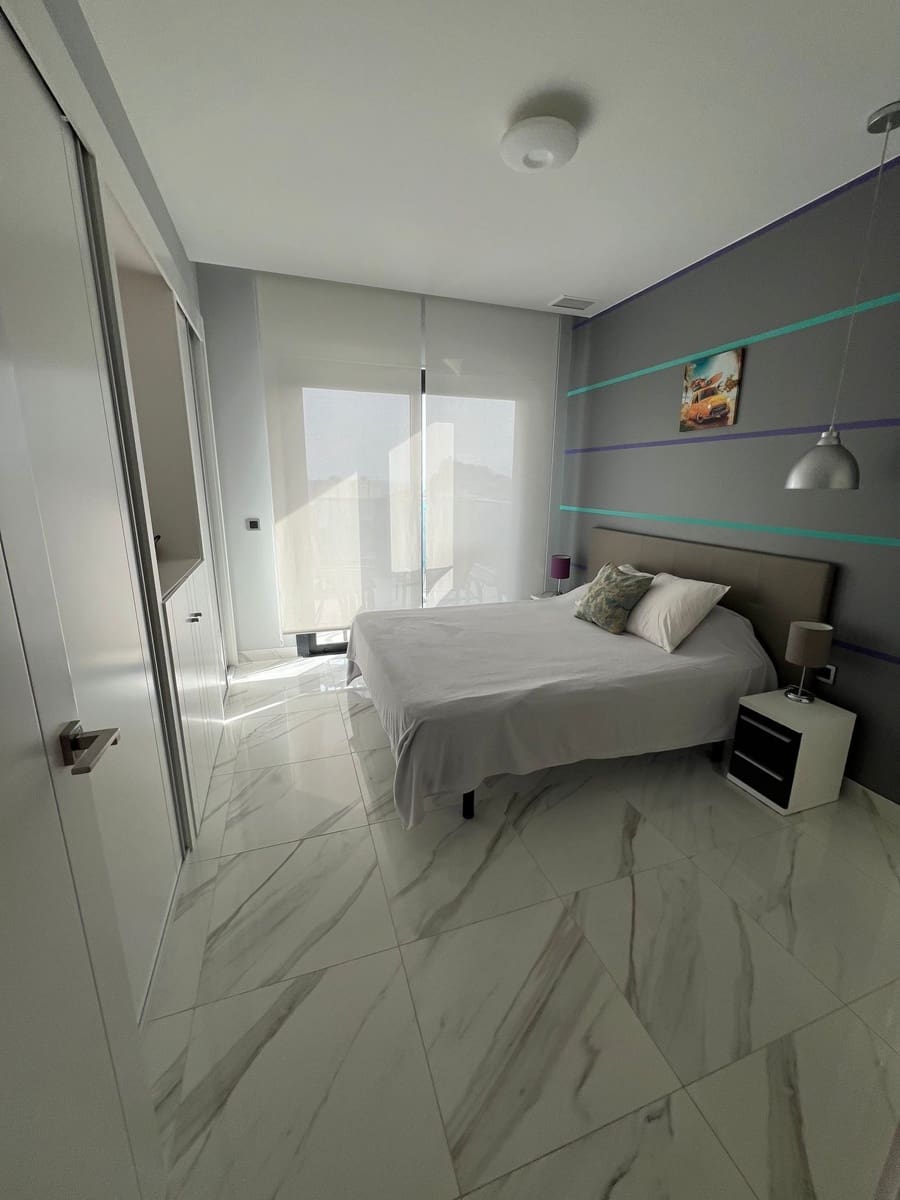 3 bedroom Flat for sale in Benidorm with pool garage - € 720,000 (Ref: 10044476)