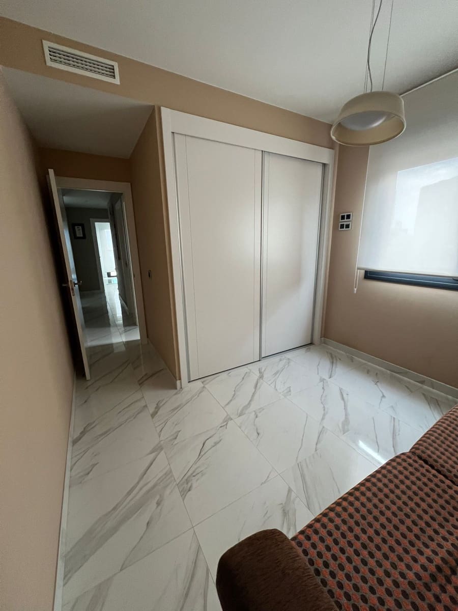 3 bedroom Flat for sale in Benidorm with pool garage - € 720,000 (Ref: 10044476)