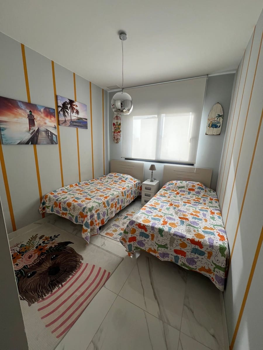 3 bedroom Flat for sale in Benidorm with pool garage - € 720,000 (Ref: 10044476)