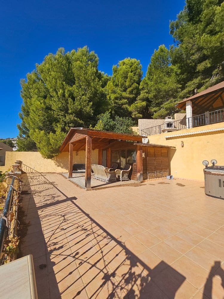 3 quarto Moradia para venda em Altea com piscina garagem - 880 000 € (Ref: 9897934)