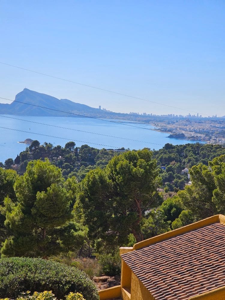 3 bedroom Villa for sale in Altea with pool garage - € 880,000 (Ref: 9897934)