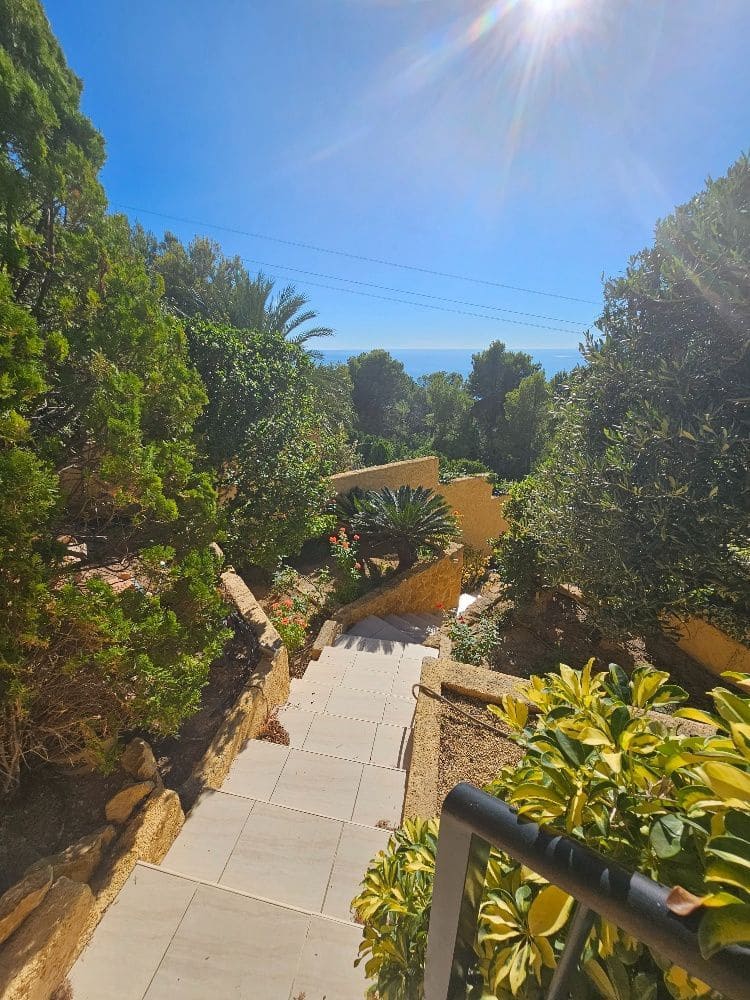 3 bedroom Villa for sale in Altea with pool garage - € 880,000 (Ref: 9897934)