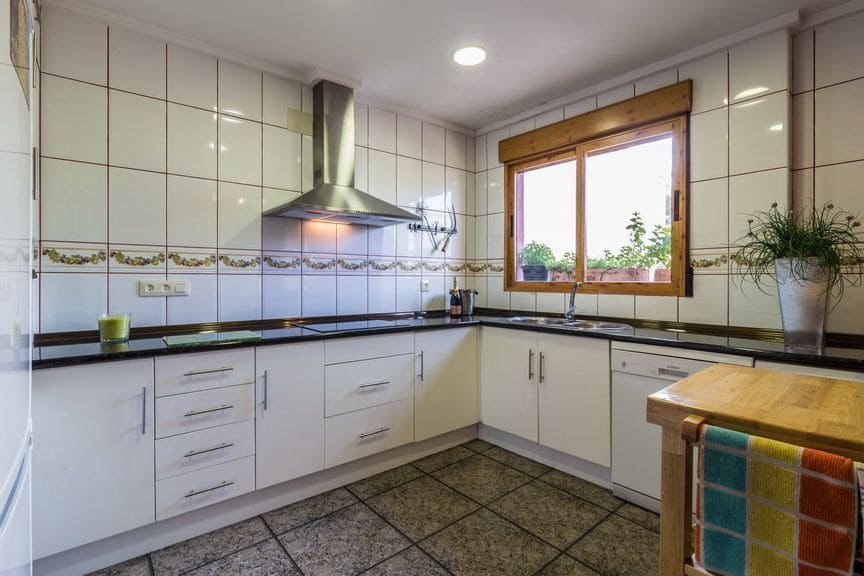 5 bedroom Townhouse for sale in Vall de Laguart with garage - € 522,000 (Ref: 9897937)