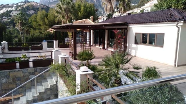 6 soverom Villa til salgs i Altea med svømmebasseng garasje - € 6 500 000 (Ref: 9897939)