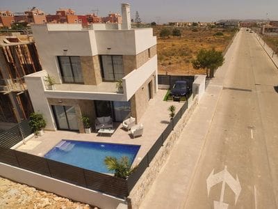 3 makuuhuone Huvila myytävänä paikassa Los Montesinos - 330 000 € (Ref: 9897941)