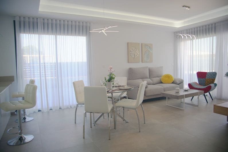 3 makuuhuone Huvila myytävänä paikassa Los Montesinos - 330 000 € (Ref: 9897941)