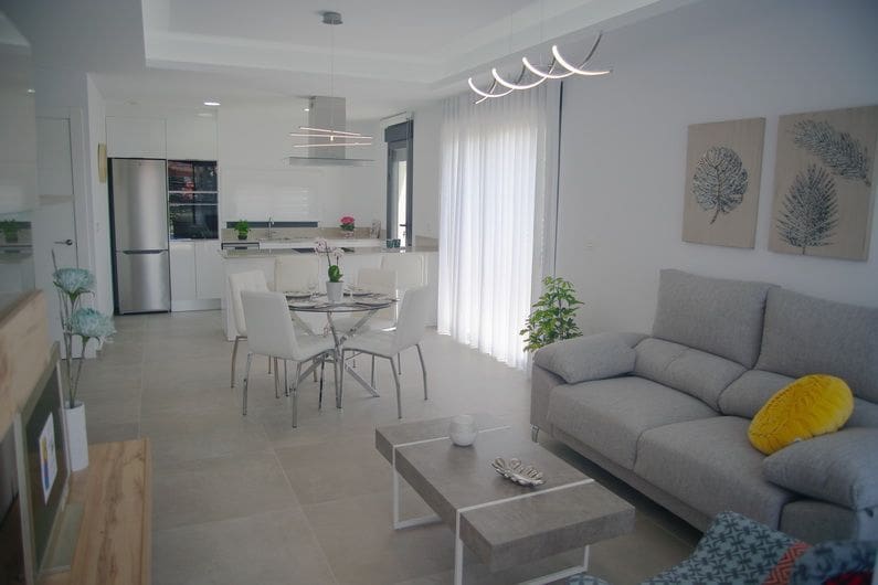 3 makuuhuone Huvila myytävänä paikassa Los Montesinos - 330 000 € (Ref: 9897941)