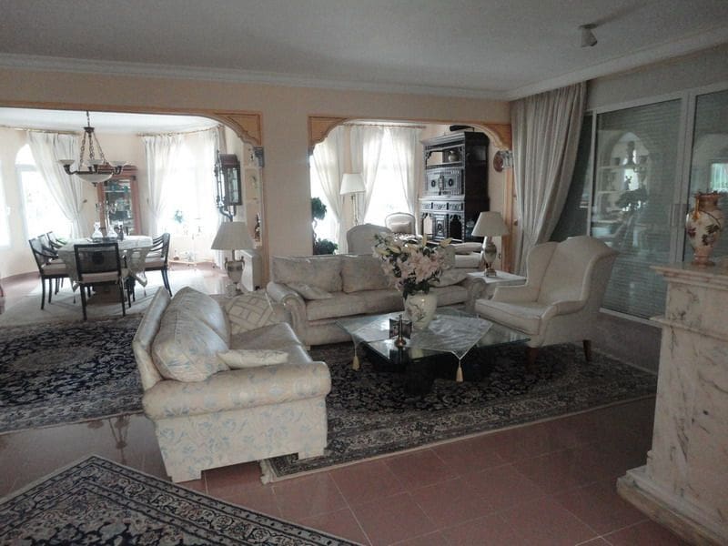 5 sypialnia Willa na sprzedaż w La Nucia z basenem garażem - 2 580 000 € (Ref: 9897945)