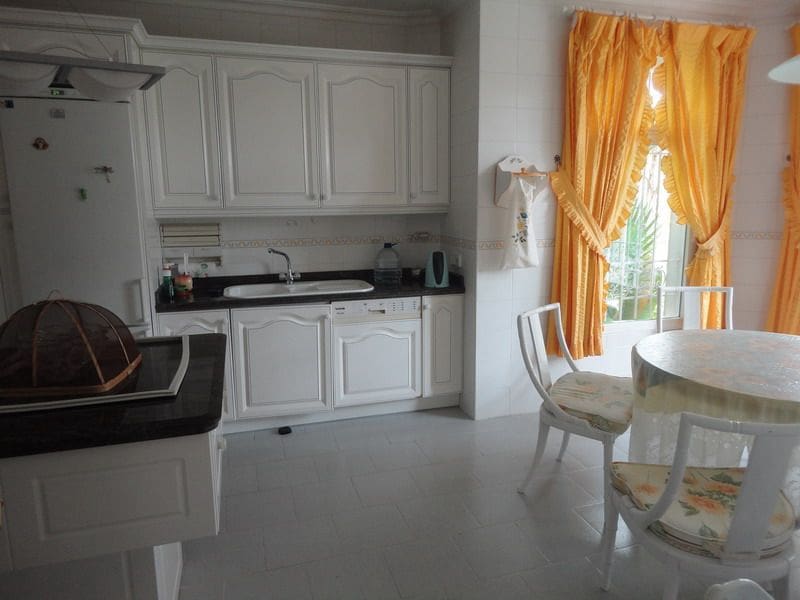 5 sypialnia Willa na sprzedaż w La Nucia z basenem garażem - 2 580 000 € (Ref: 9897945)