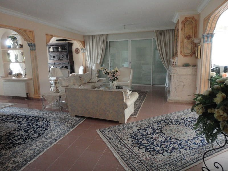 5 sypialnia Willa na sprzedaż w La Nucia z basenem garażem - 2 580 000 € (Ref: 9897945)