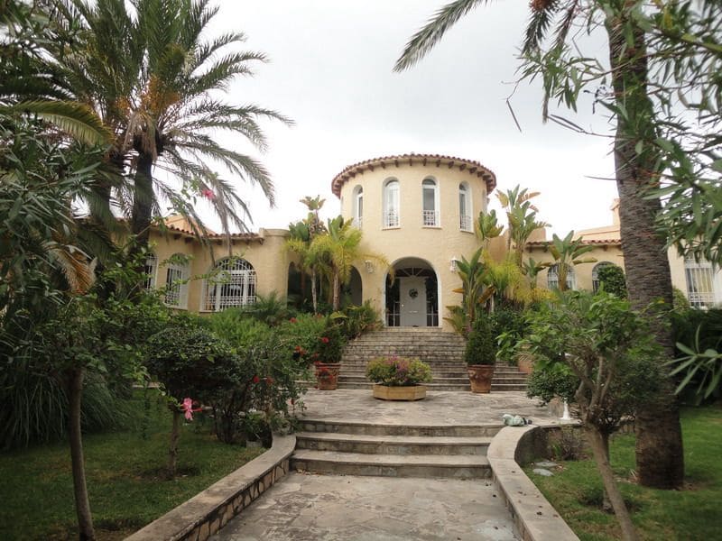 5 sypialnia Willa na sprzedaż w La Nucia z basenem garażem - 2 580 000 € (Ref: 9897945)