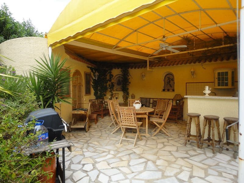 5 sypialnia Willa na sprzedaż w La Nucia z basenem garażem - 2 580 000 € (Ref: 9897945)