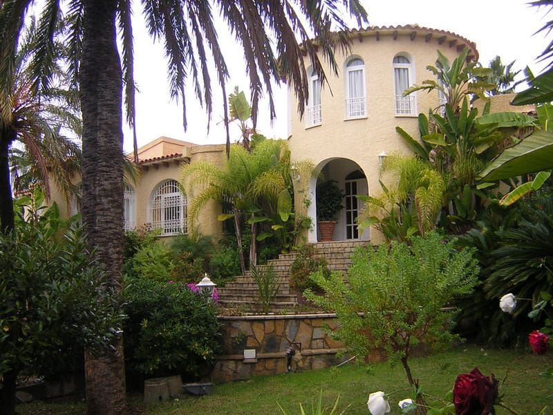 5 sypialnia Willa na sprzedaż w La Nucia z basenem garażem - 2 580 000 € (Ref: 9897945)