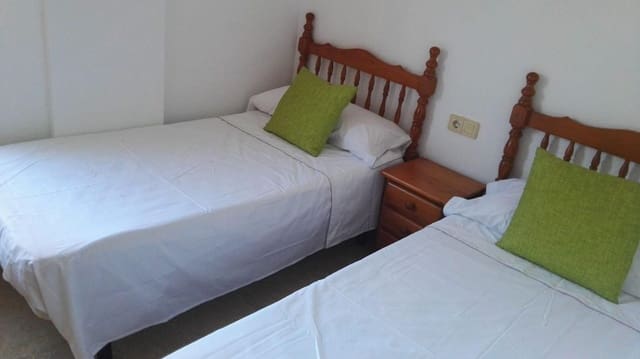 2 slaapkamer Flat voor vakantieverhuur in Benidorm met garage - € 950 (Ref: 9897948)
