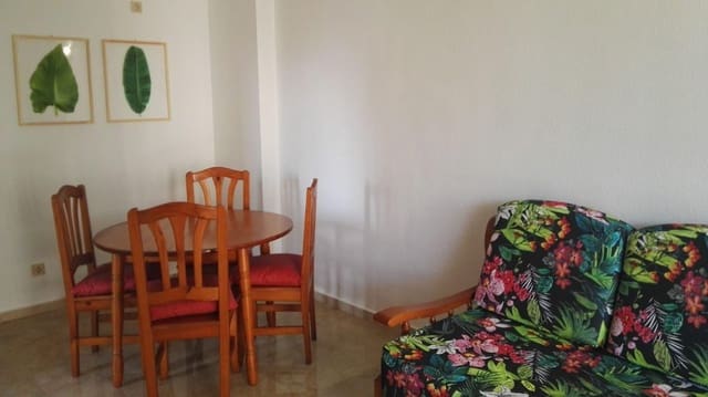 2 slaapkamer Flat voor vakantieverhuur in Benidorm met garage - € 950 (Ref: 9897948)