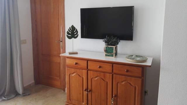 2 slaapkamer Flat voor vakantieverhuur in Benidorm met garage - € 950 (Ref: 9897948)