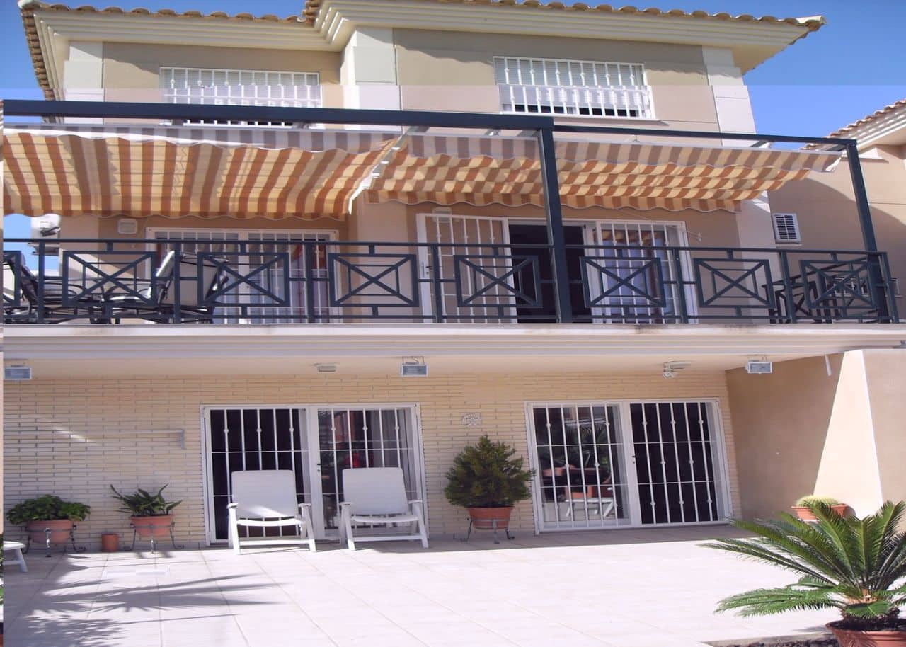 5 slaapkamer Villa te koop in La Nucia - € 330.000 (Ref: 9897954)