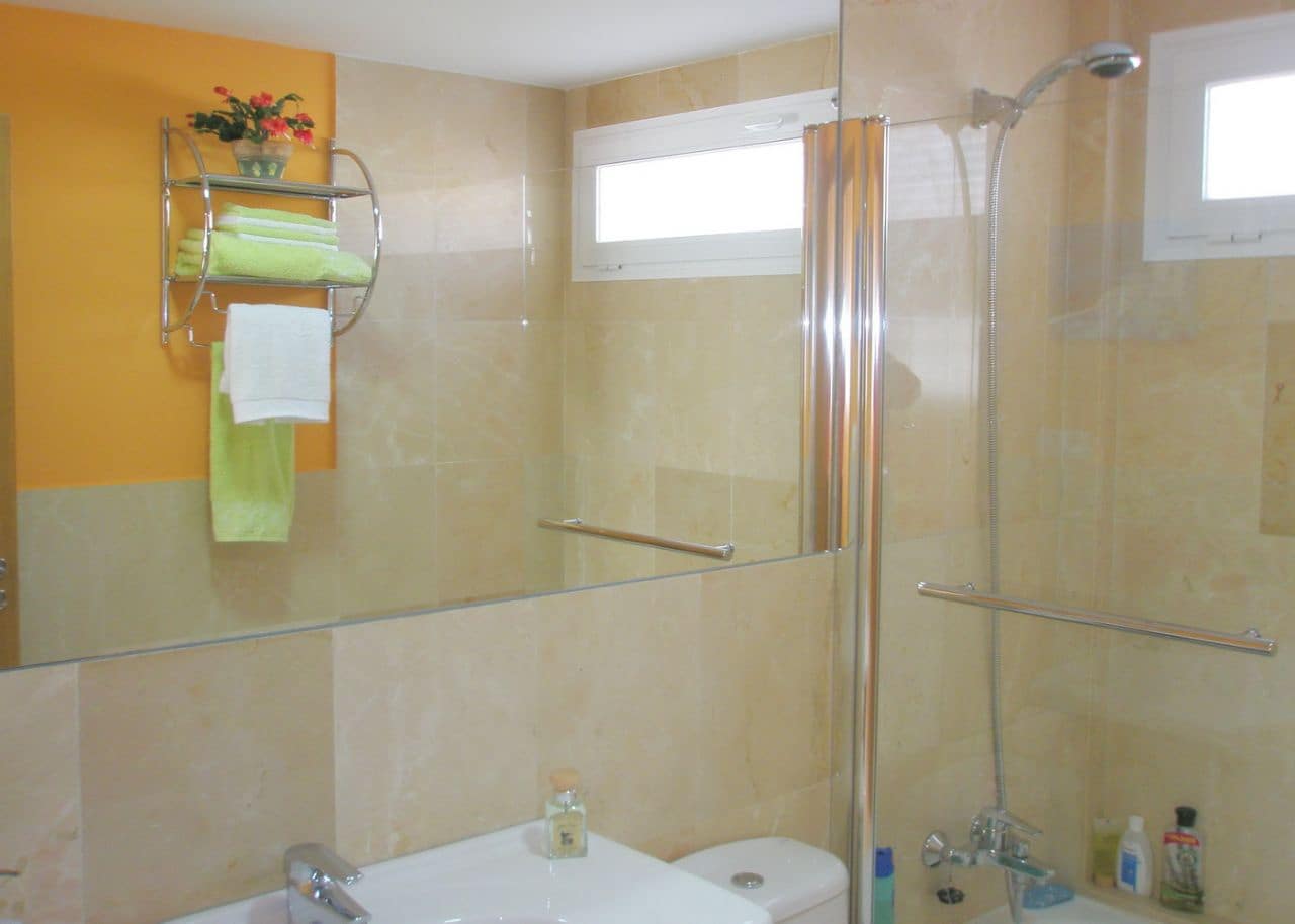 5 slaapkamer Villa te koop in La Nucia - € 330.000 (Ref: 9897954)