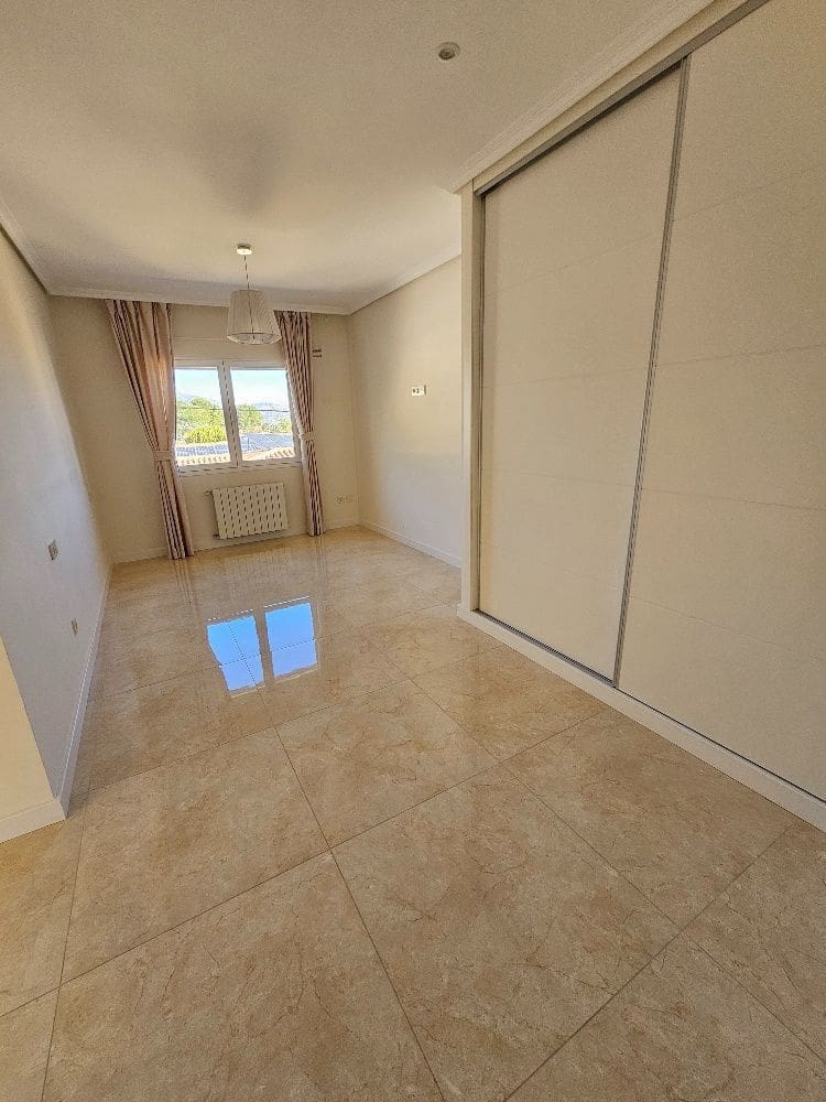 Pareado de 3 habitaciones en Albir en venta con piscina garaje - 670.000 € (Ref: 9902824)