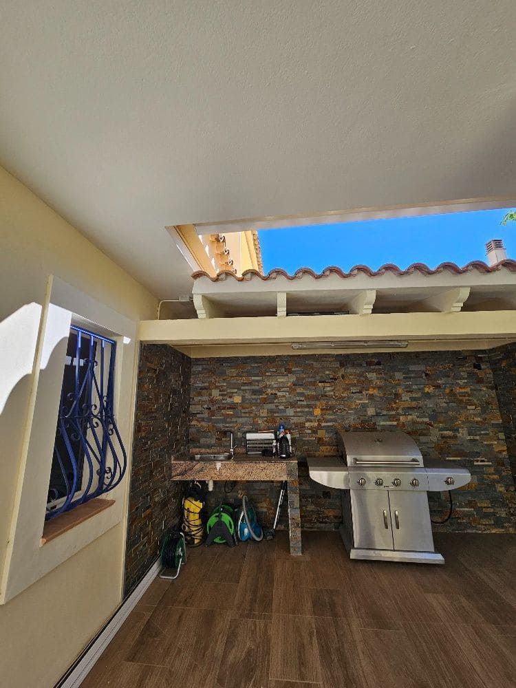 Pareado de 3 habitaciones en Albir en venta con piscina garaje - 670.000 € (Ref: 9902824)