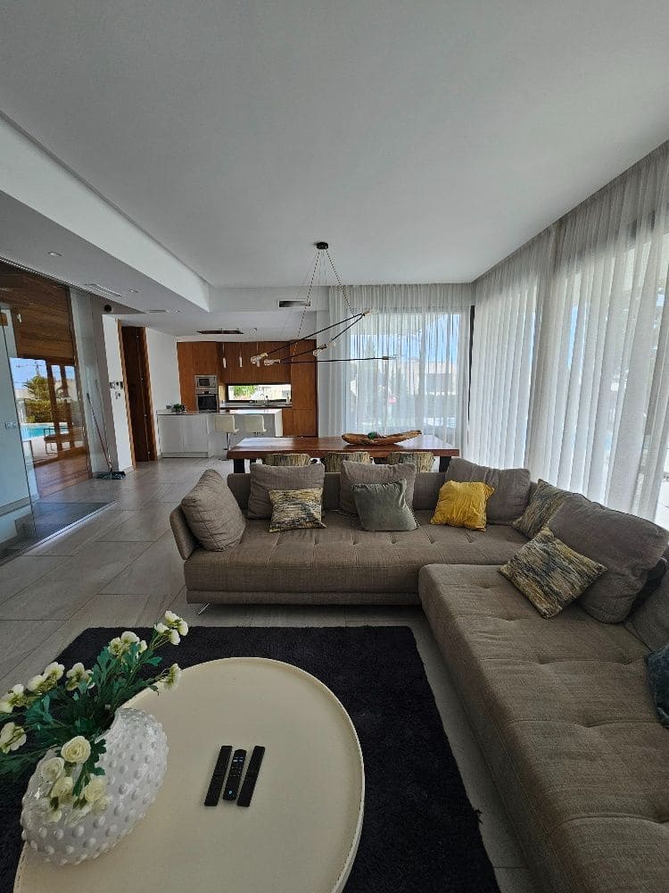 Chalet de 4 habitaciones en Finestrat en venta con garaje - 1.340.000 € (Ref: 9910035)