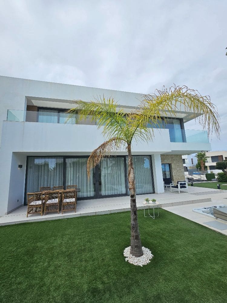 Chalet de 4 habitaciones en Finestrat en venta con garaje - 1.340.000 € (Ref: 9910035)