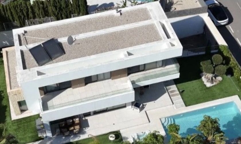 Chalet de 4 habitaciones en Finestrat en venta con garaje - 1.340.000 € (Ref: 9910035)