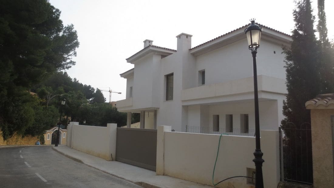 5 soverom Villa til salgs i Altea med svømmebasseng garasje - € 1 400 000 (Ref: 9910037)