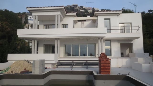 5 bedroom Villa for sale in Altea with pool garage - € 1,400,000 (Ref: 9910037)