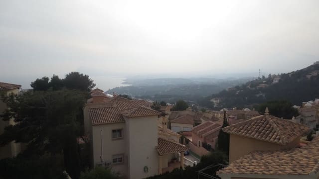5 bedroom Villa for sale in Altea with pool garage - € 1,400,000 (Ref: 9910037)