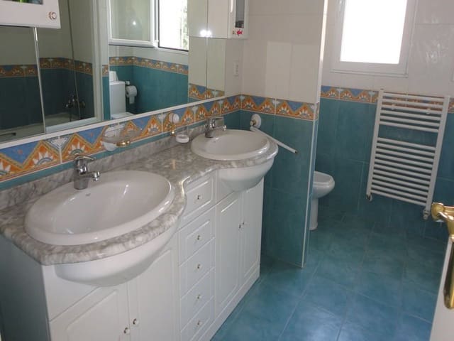 5 quarto Moradia para venda em Altea com piscina garagem - 1 300 000 € (Ref: 9910039)
