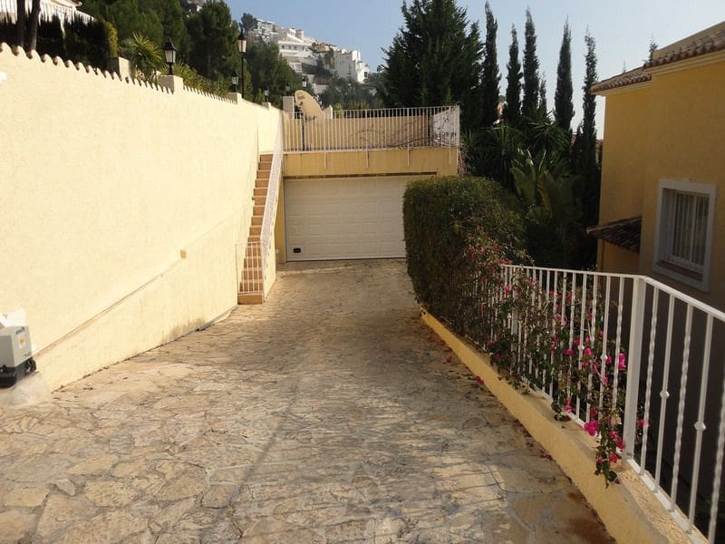 5 quarto Moradia para venda em Altea com piscina garagem - 1 300 000 € (Ref: 9910039)