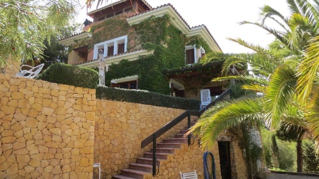 Chalet de 4 habitaciones en Altea en venta con piscina - 1.600.000 € (Ref: 9912515)